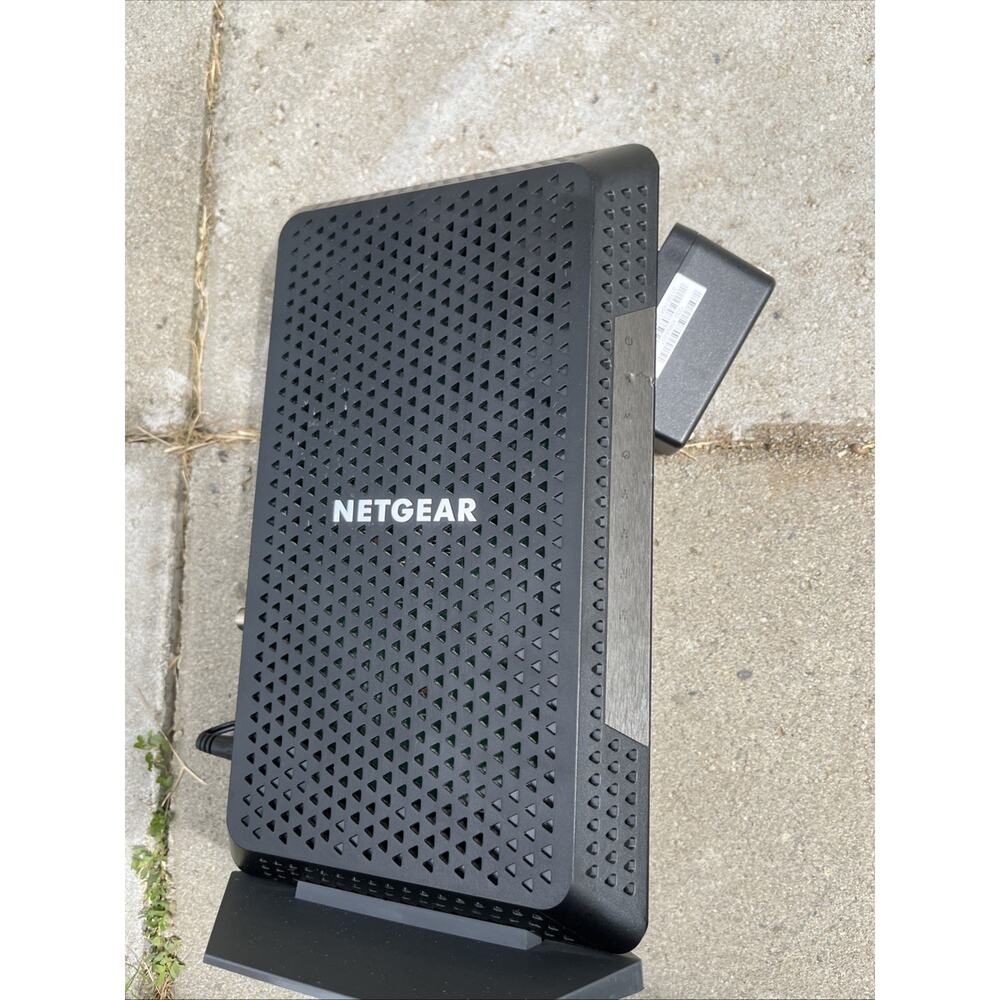 NETGEAR Nighthawk CM1200-100NAS DOCSIS 3.1 Cable Modem - Picture 4 of 10